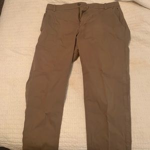 Men’s Lulu golf pants